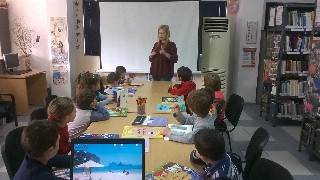 Τα παιδιά άκουσαν για τις ανάποδες ιστορίες