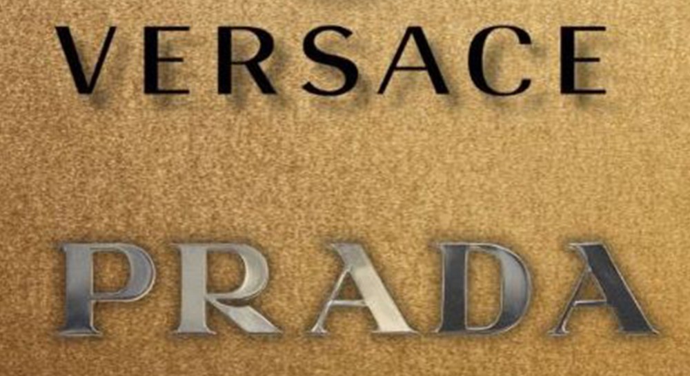 H Prada εξαγοράζει την Versace
