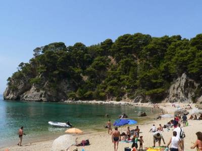 Φίλοι με αλτσχάιμερ στην παραλία