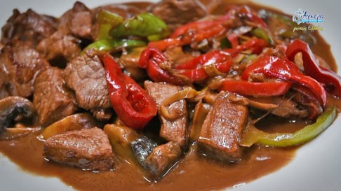 Μοσχαράκι με πιπεριές