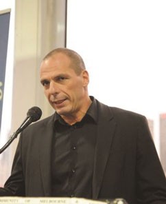 Βαρουφάκης: Δώστε μας καλή συμφωνία και θα πούμε στο λαό να ψηφίσει ΝΑΙ!