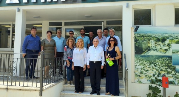 ΕΡΕΤΡΙΑ: Μοίρασε μετάλλια ο Δημητρόπουλος στους διευθυντές των σχολείων