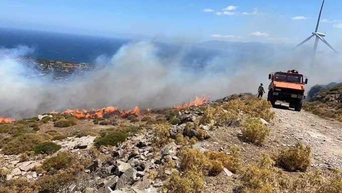 EYBOIA: Δεκαπενταύγουστος στις φλόγες