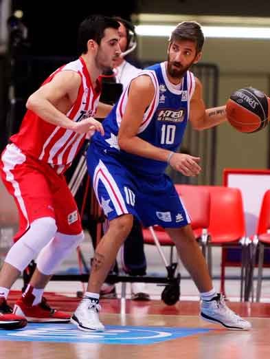 Ο Ολυμπιακός πέρασε ... επαγγελματικά από τη Χαλκίδα