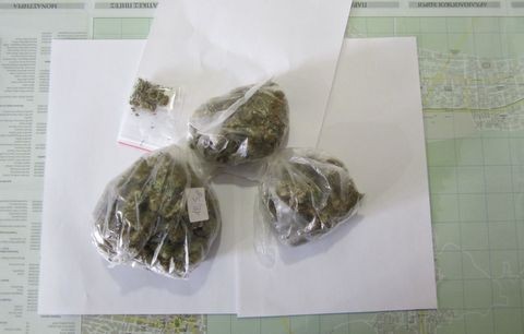 Νόμιζαν ότι είχαν κρύψει καλά τα ναρκωτικά στο αυτοκίνητο