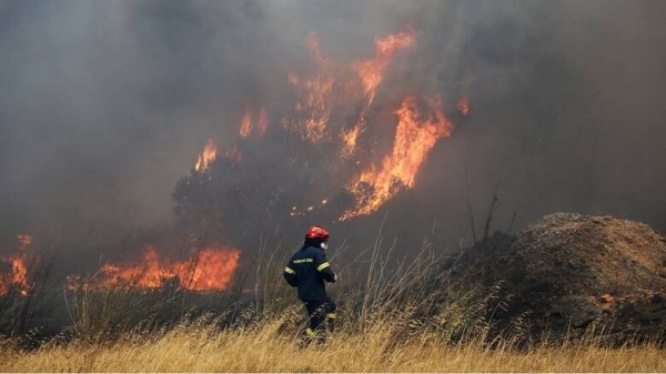 ΚΑΡΥΣΤΙΑ: Μεγάλη φωτιά στους Καλλιανούς