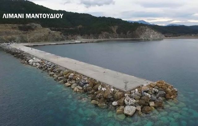 ΜΑΝΤΟΥΔΙ: Ο Σπανός υπέγραψε έργο 10 εκατομμυρίων ευρώ για το λιμάνι