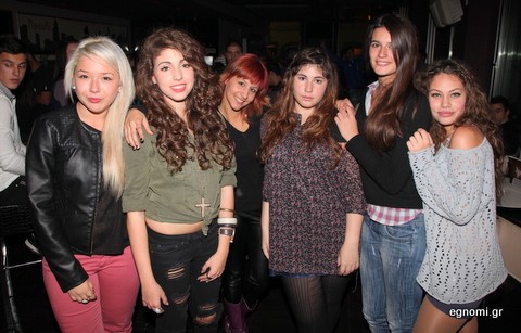 Ένα ...μπουκέτο ολόδροσα κορίτσια