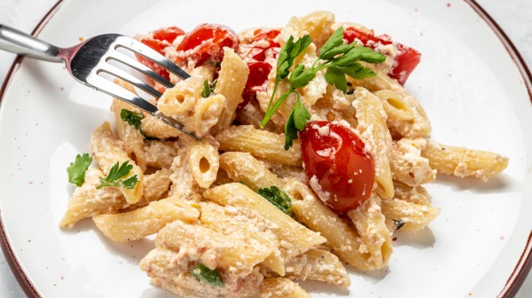 Σαλάτα με πένες και τόνο