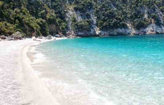 Δημοπρασία για καντίνες στις πλαζ του Δήμου Κύμης-Αλιβερίου