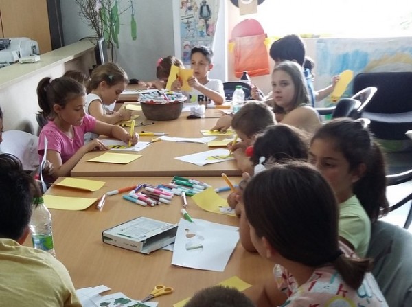 Καλοκαιρινή δράση για τις μέλισσες στη Δημοτική Βιβλιοθήκη Καθενών