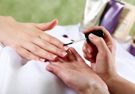 Μπορώ να βάφω τα νύχια μου στην εγκυμοσύνη;