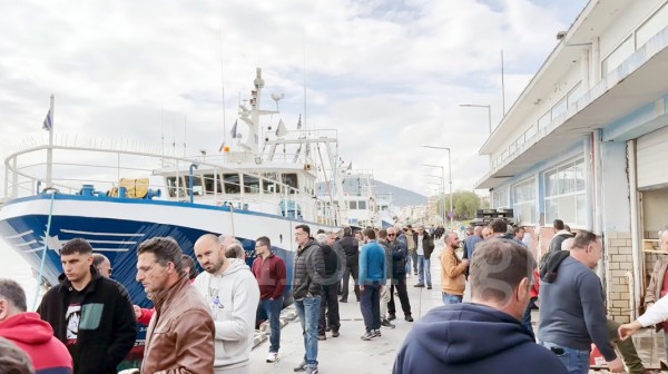 Μέχρι την Βουλή έφτασαν οι διαμαρτυρίες των ψαράδων για το υποχρεωτικό ζύγισμα στη θάλασσα