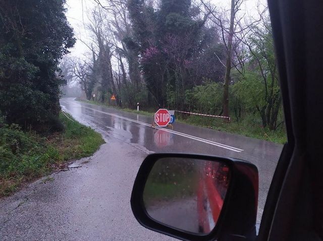 ΕΥΒΟΙΑ-ΜΑΝΤΟΥΔΙ: Διακοπή της κυκλοφορίας λόγω υπερχείλισης του ποταμού Κηρέα