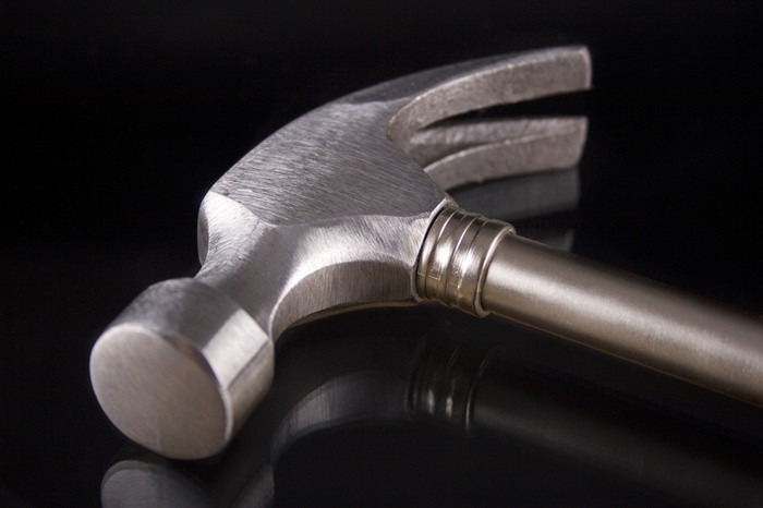 Σκότωσε τον πατέρα του με σφυρί