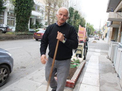 Εμπορος παλαιάς κοπής!