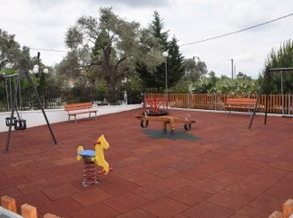 Λεφτά για παιδικές χαρές στους Δήμους Καρύστου και Σκύρου