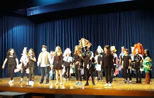 Έβαλαν ...φτερά στο γέλιο οι μαθητές του 10ου Δημοτικού Σχολείου Χαλκίδας