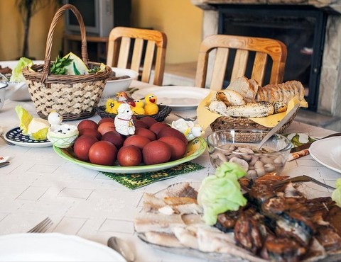 Αυξημένο το κόστος για το Πασχαλινό τραπέζι φέτος