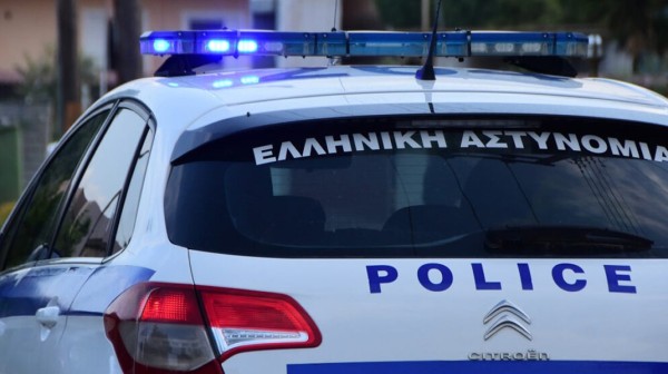 Νεαροί που αυτοαποκαλούνται «τιμωροί παιδόφιλων» παγιδεύουν και ξυλοκοπούν άνδρες
