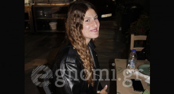 Έχει πάθος με το μωβ χρώμα!