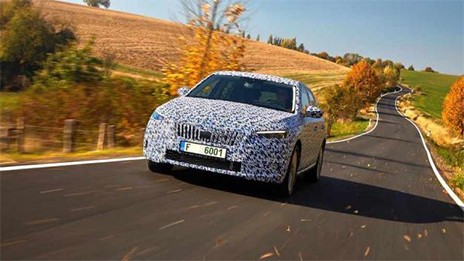 Κυκλοφορεί με καμουφλάζ το νέο Skoda
