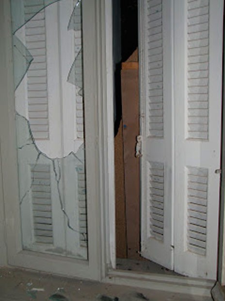 Κλέφτες άδειασαν σπίτι στη Δροσιά