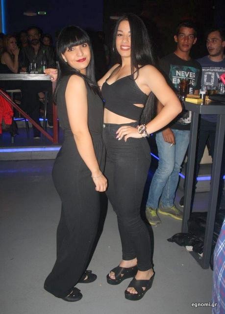 Τα κορίτσια με τα μαύρα