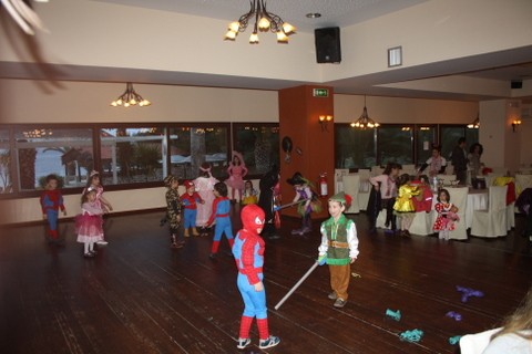 Spiderman υπάρχουν πολλοί!