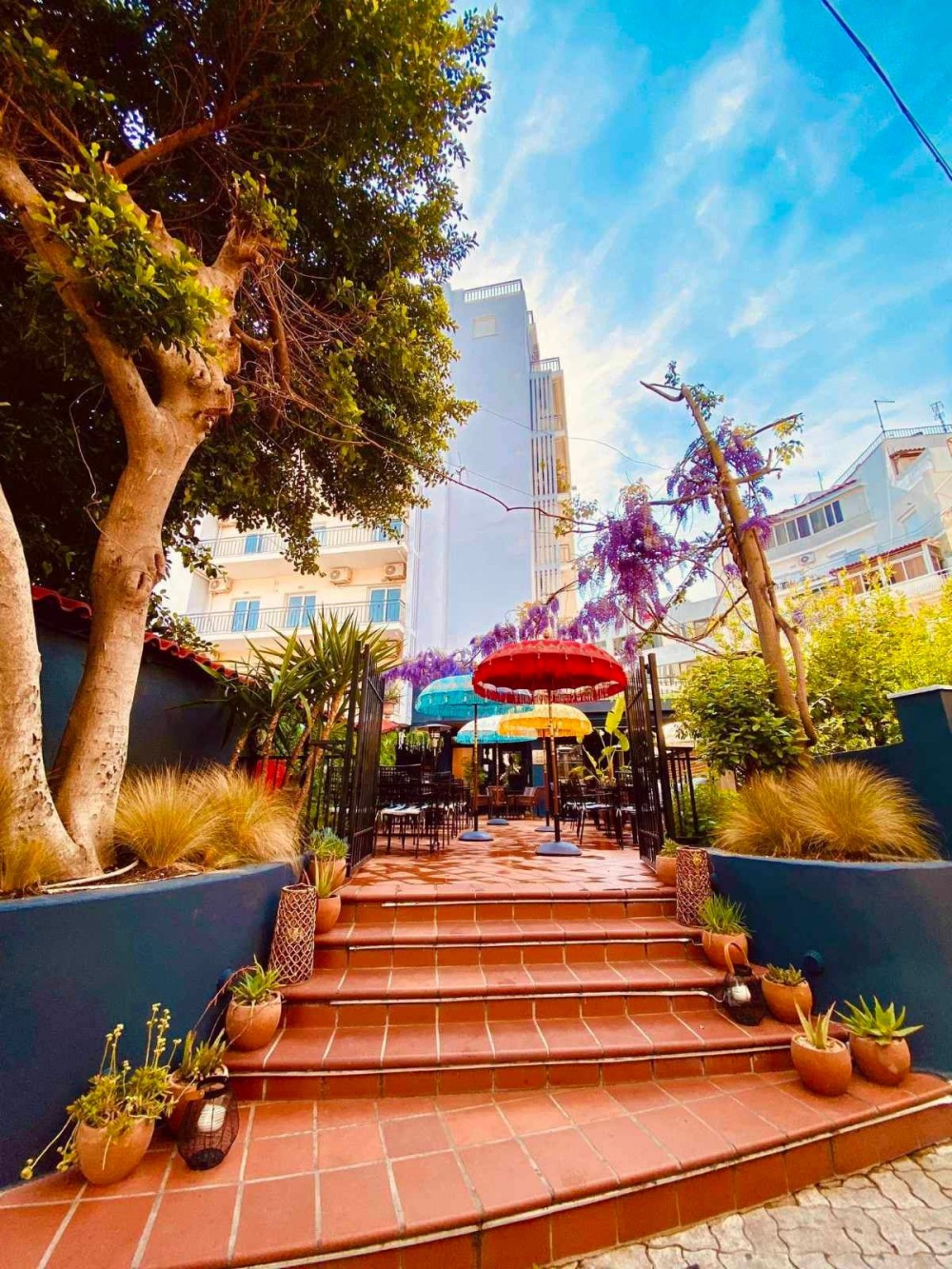 BAKARA: Γιατί μιλούν όλοι για το νέο στέκι της Χαλκίδας;