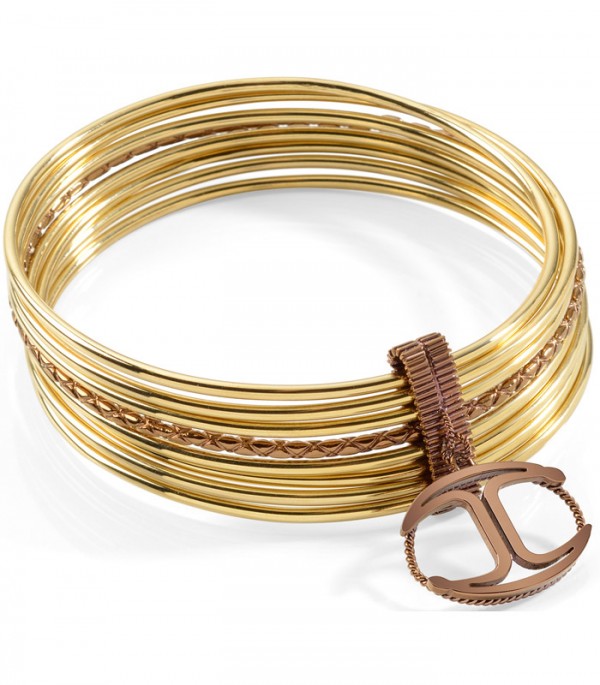 Αυτή είναι η τυχερή που κερδίζει το Just Cavalli βραχιόλι!