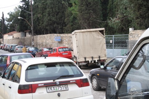 Πάρκαρε όπου θες φορτηγατζή