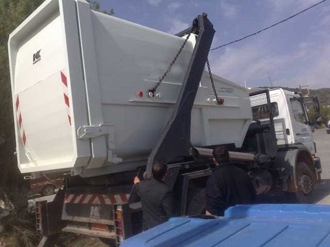 Έκλεψαν κοντέινερ με γερανοφόρο!