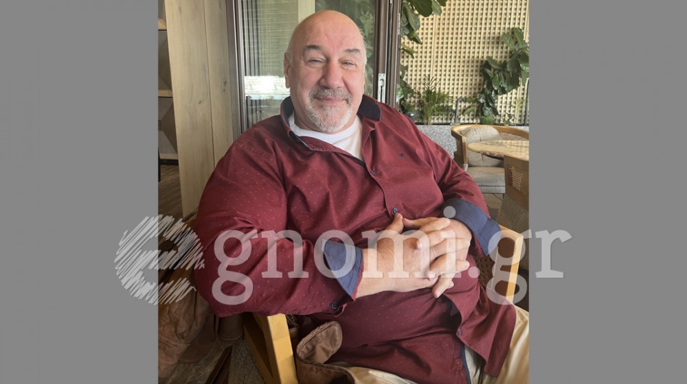 Βασίλης Πιπίνης: Ο ταξιτζής από την Ιστιαία που μεταφέρει στη Χαλκίδα αιμοκαθαιρόμενους ασθενείς