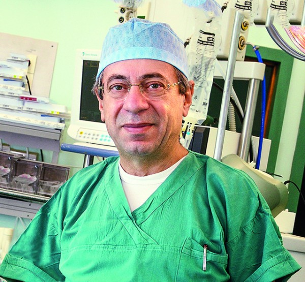 ΣΥΝΕΝΤΕΥΞΗ ΣΤΡΑΤΗΣ ΠΑΤΤΑΚΟΣ: O κορυφαίος γιατρός που μπαίνει στην καρδιά των ασθενών του