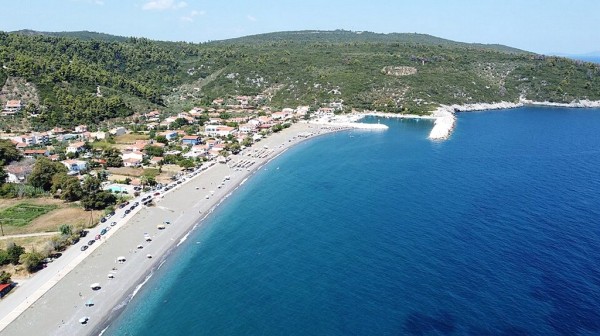 ΒΑΣΙΛΙΚΑ (ΨΑΡΟΠΟΥΛΙ) - ΕΛΛΗΝΙΚΑ: Δυο παραλίες στη Βόρεια Εύβοια για ωραίες βουτιές και φρέσκο ψαράκι!