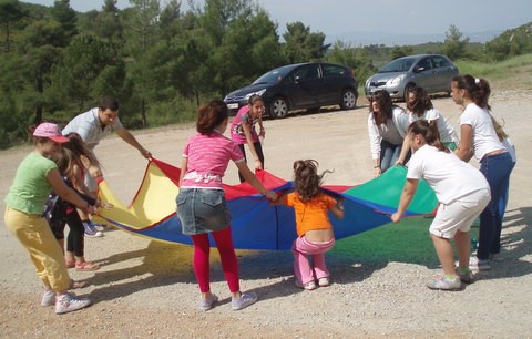 Παιχνίδια στο δάσος από τα παιδιά του κατηχητικού της Αγίας Παρασκευής