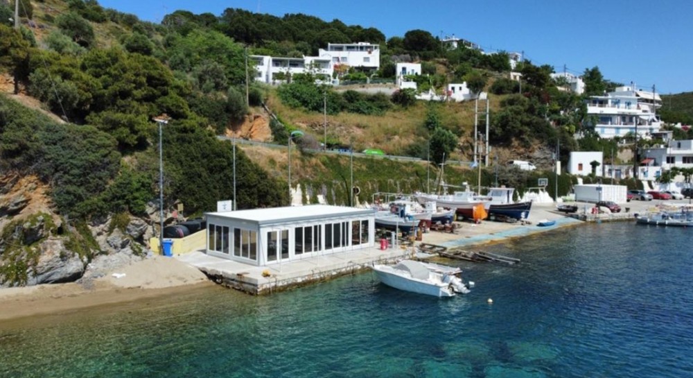 ΥΔΑΤΟΔΡΟΜΙΟ ΣΚΥΡΟΥ: Τοποθετήθηκε η αίθουσα αφίξεων- αναχωρήσεων (φωτό)