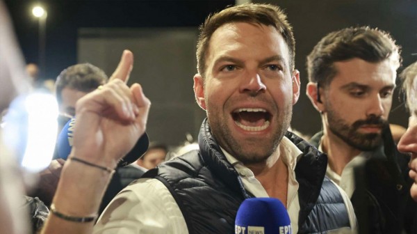 Ο Κασσελάκης απέλυσε τον διευθυντή του πολιτικού του γραφείου