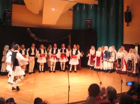 Χορεύουν καλά και ...εκτός έδρας