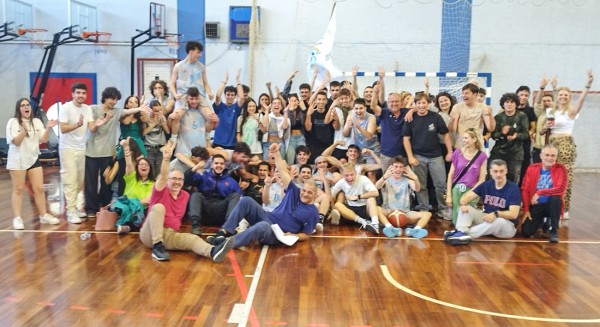 2ο ΛΥΚΕΙΟ ΧΑΛΚΙΔAΣ ΜΠΑΣΚΕΤ: Τίποτα δεν το σταματά. Θριάμβευσε επί του 4ου Λυκείου Κέρκυρας και πάει FINAL-4