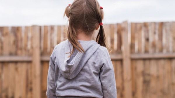 ΜΑΡΟΥΣΙ:Κοριτσάκι 4 χρονών περιπλανιόταν στους δρόμους