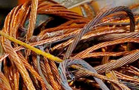 «Κυνηγοί χαλκού» στον Δύστο