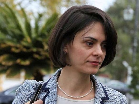 Τρία μέτρα-φωτιά ζητάει το ΔΝΤ