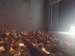 Παρακολούθησαν θεατρική παράσταση για το Bulling