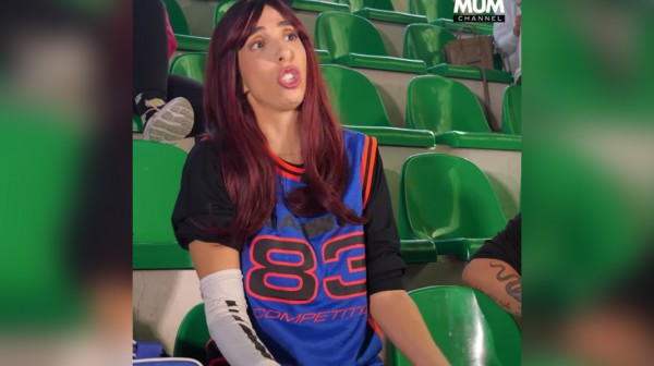 Ελληνίδα μάνα σε αγώνα μπάσκετ