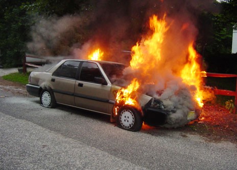 Εφιαλτική πυρκαγιά στον Αγιο Αιδηψού