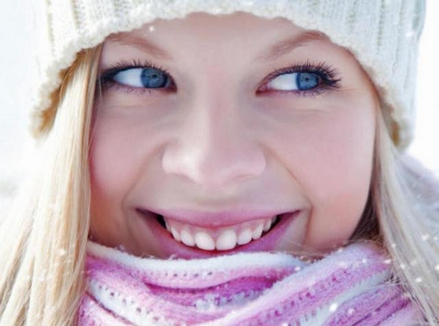 Άμεση ενυδάτωση για το αφυδατωμένο από το κρύο πρόσωπο