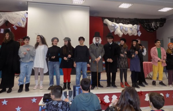 Με την ιστορία του Σκρουτζ μπήκαν στο πνεύμα των Χριστουγέννων