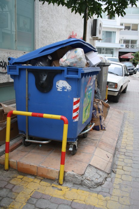Κάποιος να τους αδειάσει